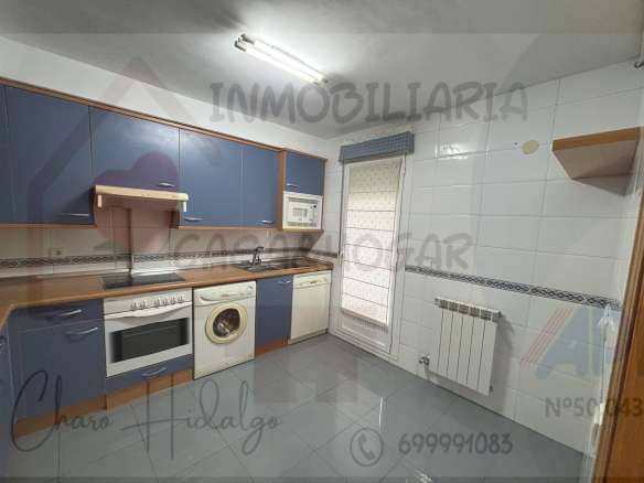Encantador chalet pareado tipo dúplex! en venta La Puebla de Alfinden